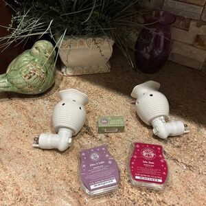 Scentsy wall plug in warmer set of 2